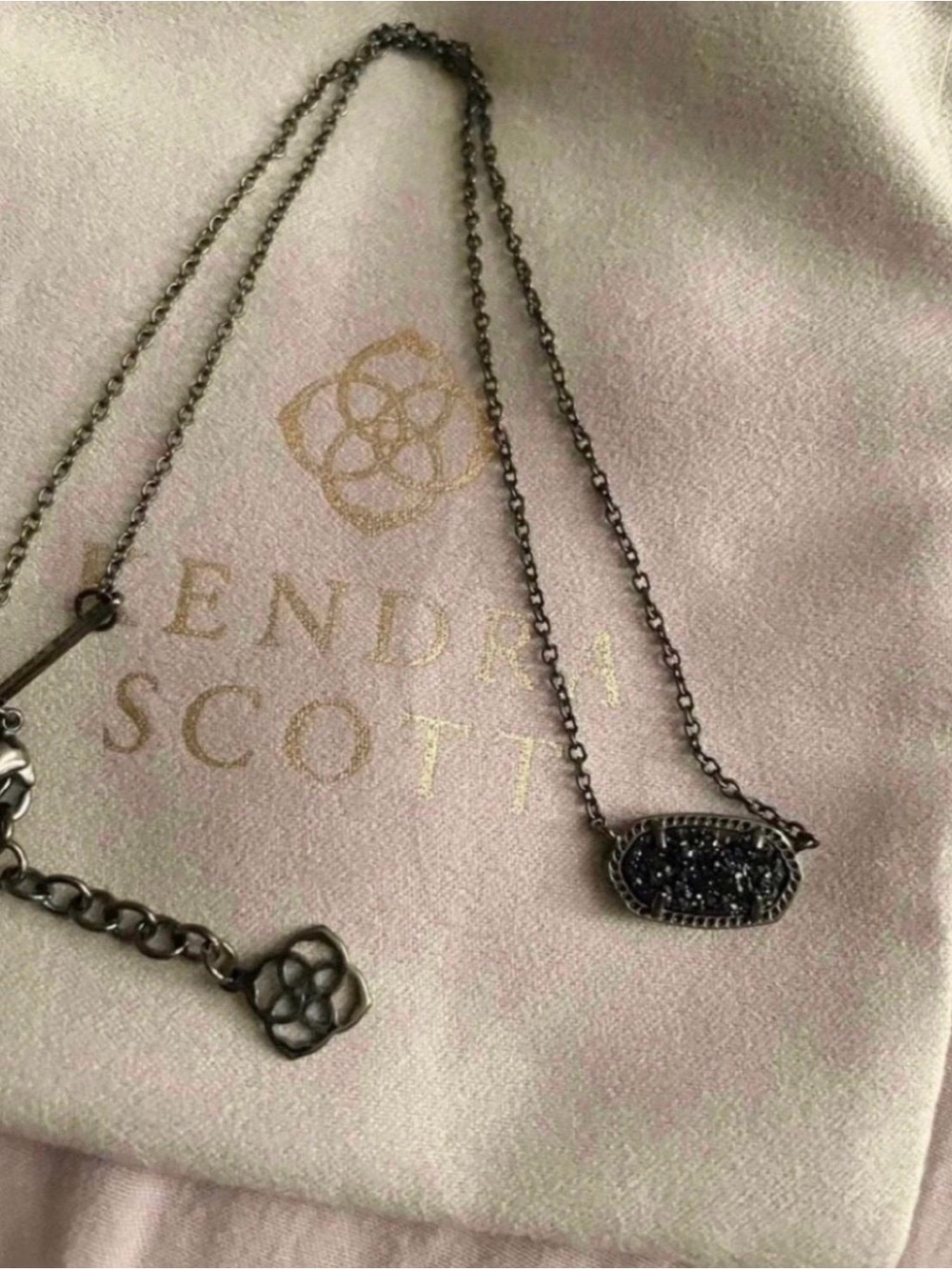 Kendra Scott Necklace - Elisa Pendant Necklace